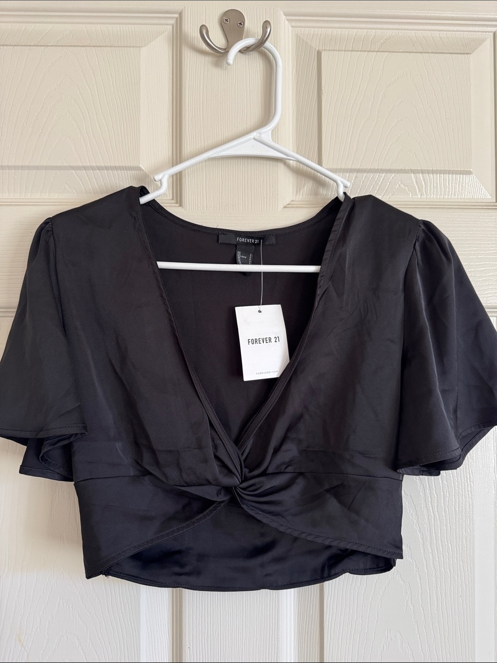 Forever 21 Black Twist Front Crop Top Size Small